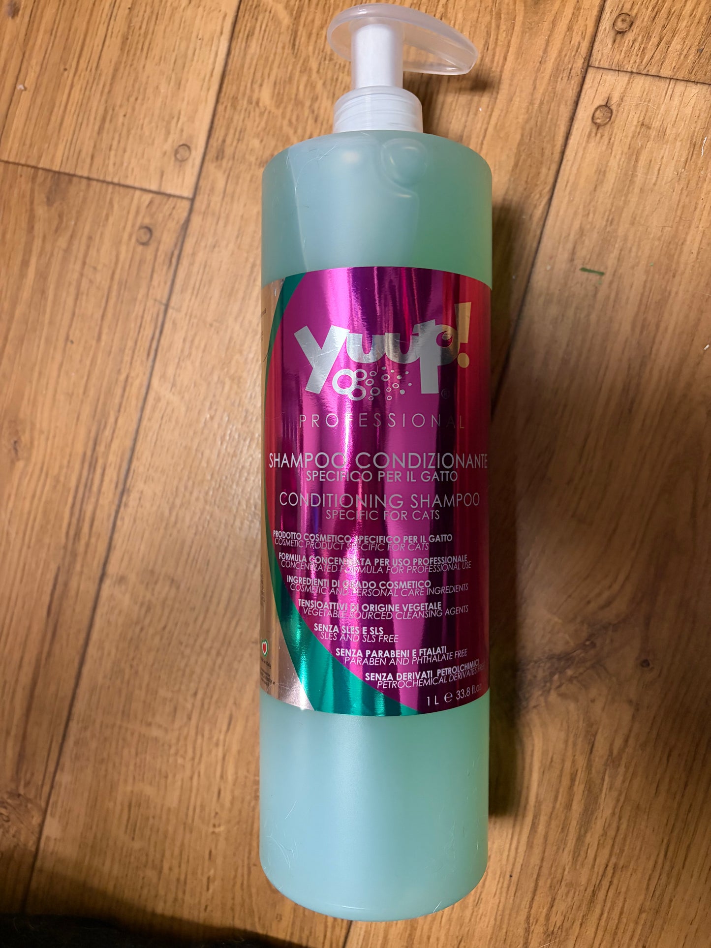 Conditioning shampoo specific for cats 1L